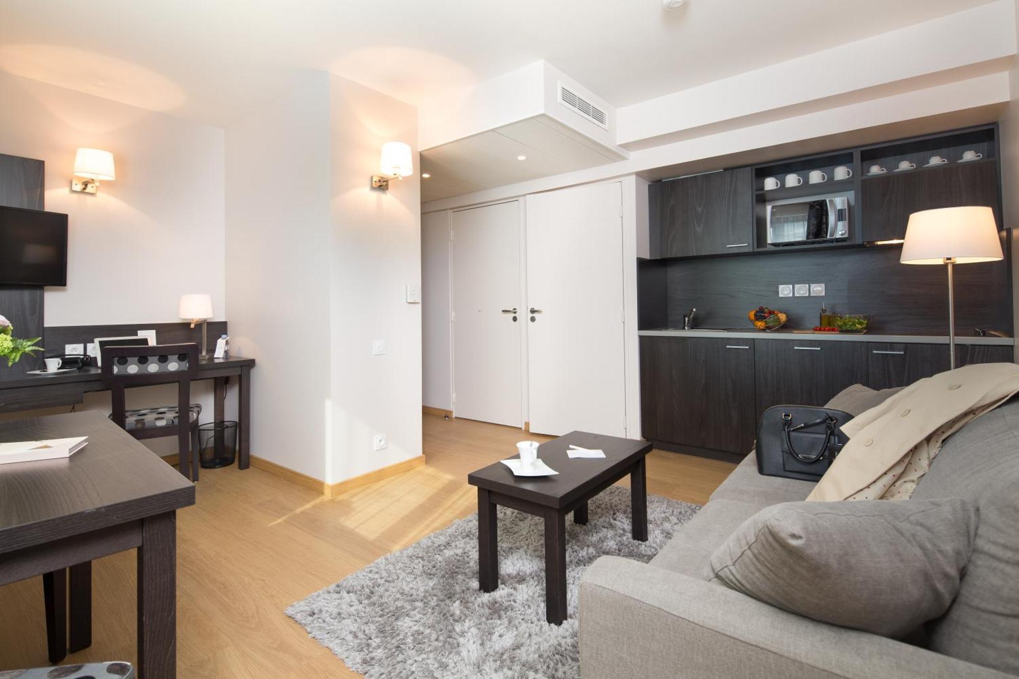 Seven Urban Suites Nantes Centre Экстерьер фото