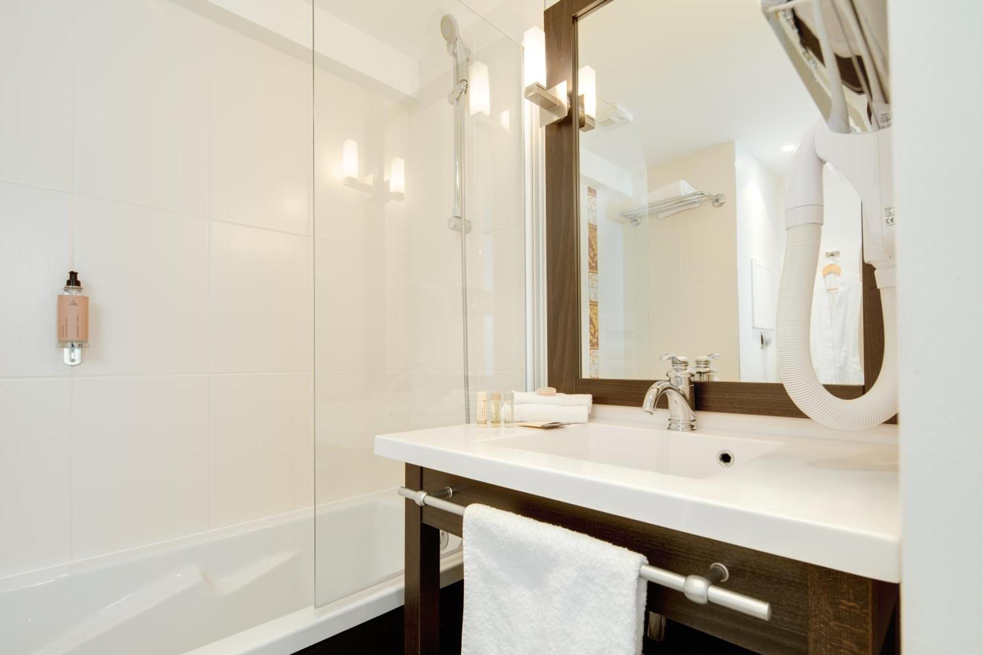 Seven Urban Suites Nantes Centre Экстерьер фото