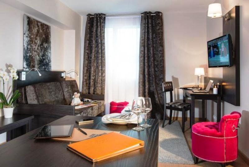 Seven Urban Suites Nantes Centre Экстерьер фото